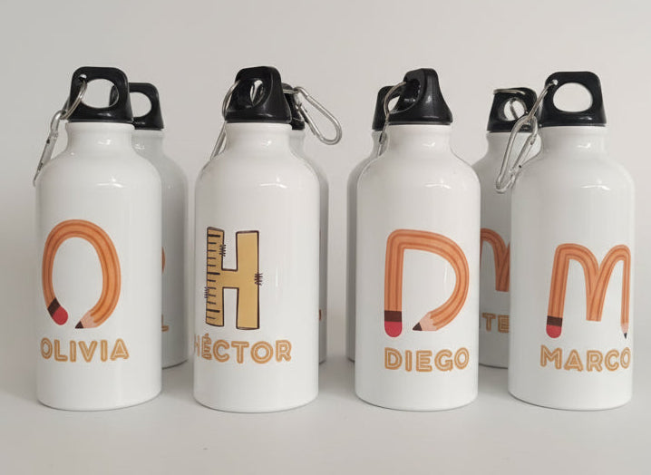 Botella de aluminio personalizada “Cole / Deporte” con nombre