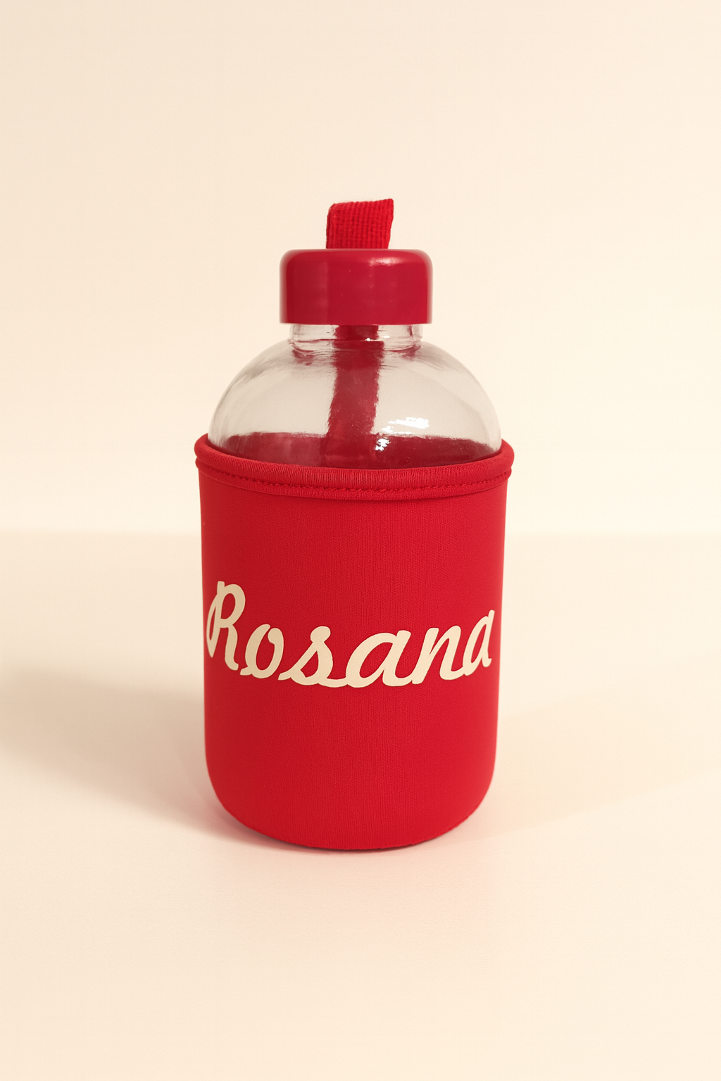 Botella infantil roja personalizada con nombre
